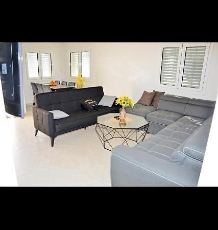 Suit November Majdal Shams Exterior foto
